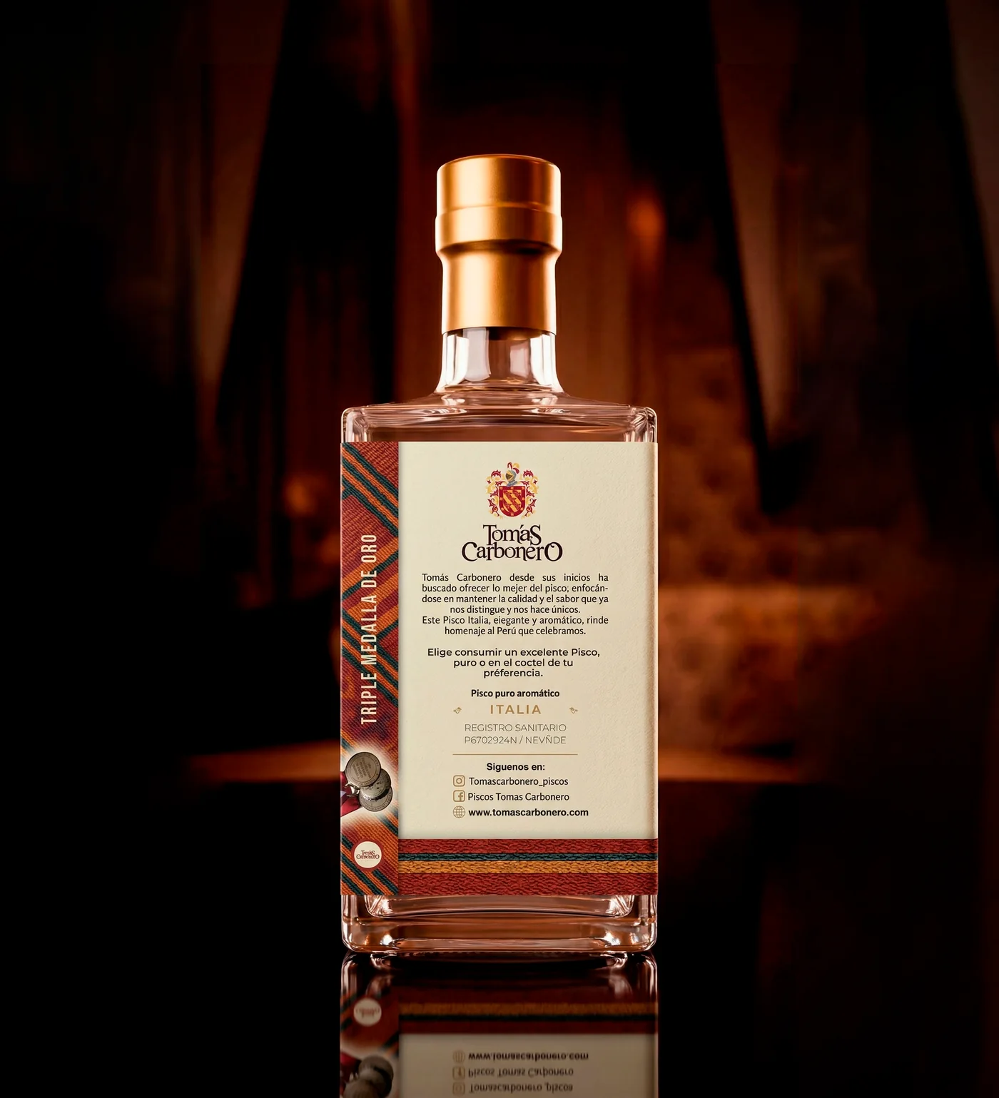 Pisco Italia Tomás Carbonero — Vista trasera 2